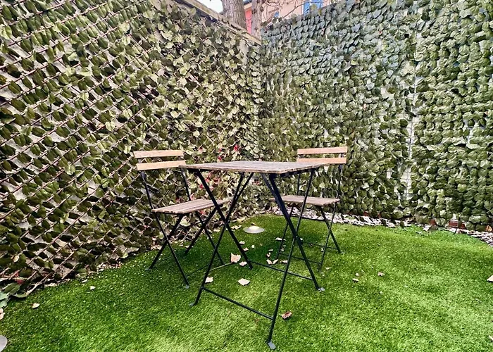 Διαμέρισμα Moebliertes Mit Terrasse Βιέννη